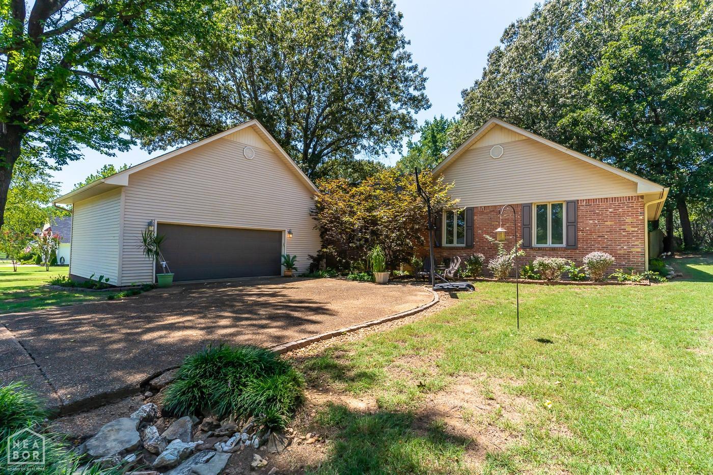 2912 Eagle Drive Drive Jonesboro,AR 72401 CryeLeike