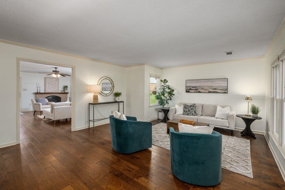 6999 Fords Station Rd 17 Germantown,TN 38138 CryeLeike