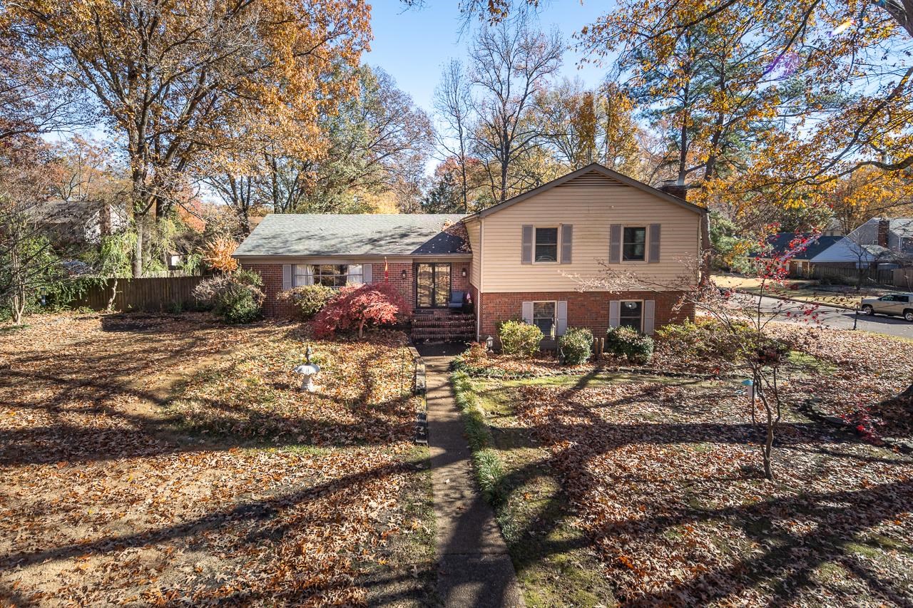 2160 Woodside Dr Germantown,TN 38138 CryeLeike